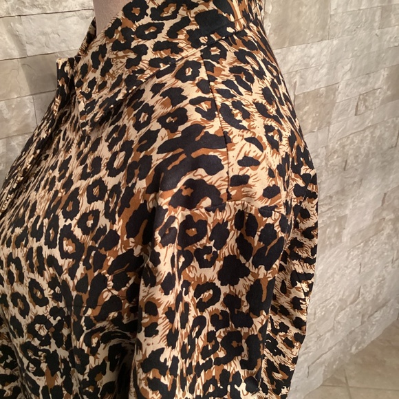 Leopard Print Trench or Car Coat with Pink Lining - Picture 4 of 10